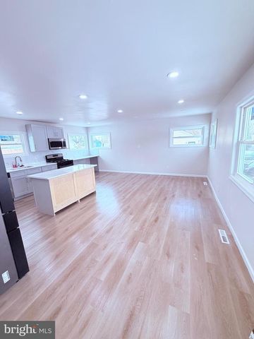 17 PEARSON DR, Newark, DE 19713