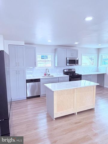 17 PEARSON DR, Newark, DE 19713