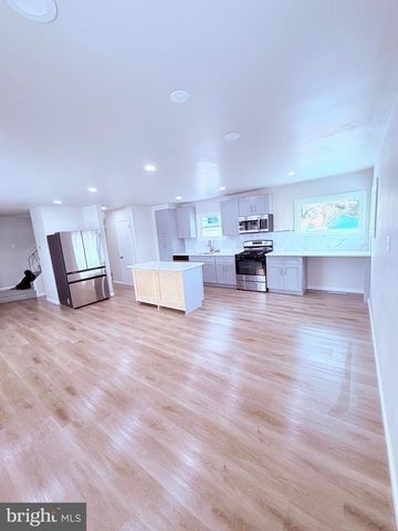 17 PEARSON DR, Newark, DE 19713