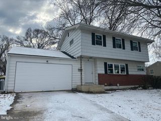 17 PEARSON DR, Newark, DE 19713