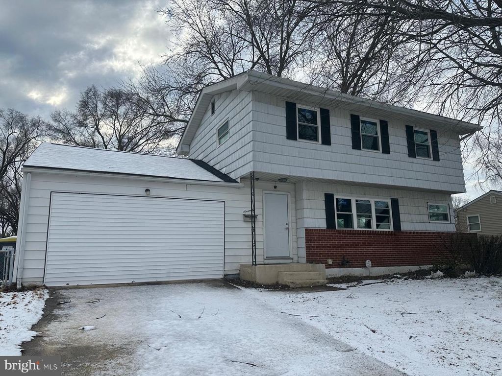 17 PEARSON DR, Newark, DE 19713