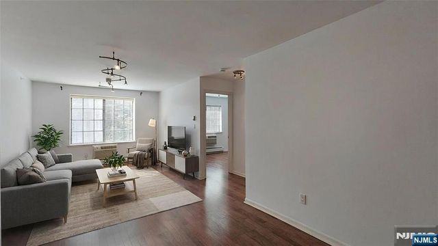 1412 Faulkner Court, Mahwah, NJ 07430