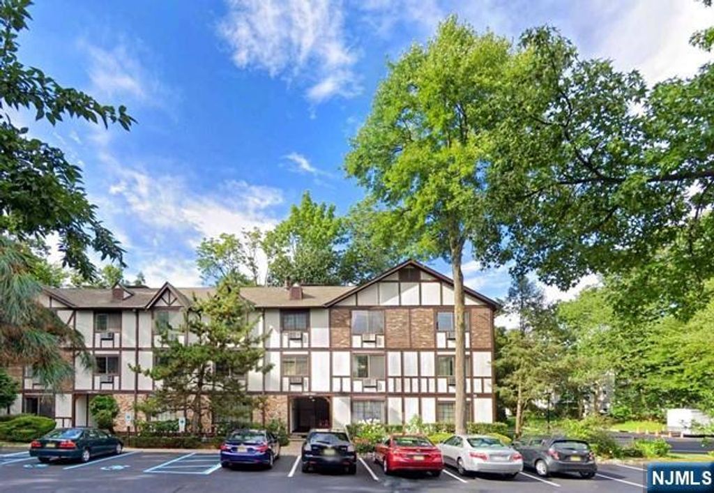 1412 Faulkner Court, Mahwah, NJ 07430