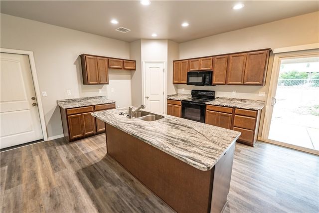 2381 E Neal Avenue, Kingman, AZ 86409