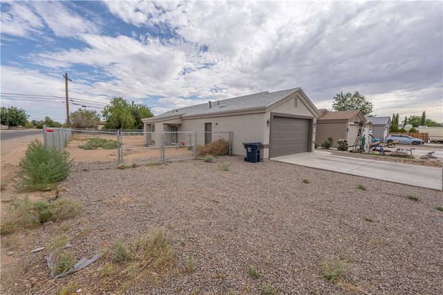 2381 E Neal Avenue, Kingman, AZ 86409