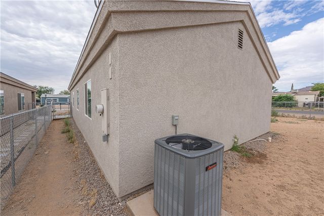 2381 E Neal Avenue, Kingman, AZ 86409