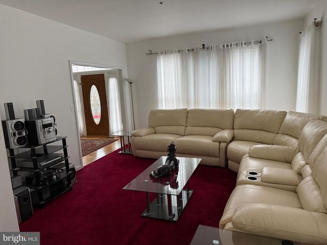 10102 ELLARD DR, Lanham, MD 20706