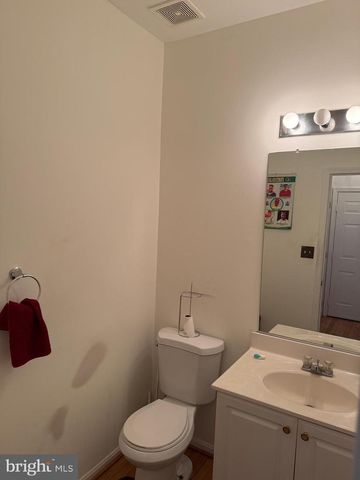 10102 ELLARD DR, Lanham, MD 20706