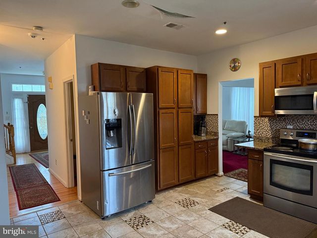 10102 ELLARD DR, Lanham, MD 20706