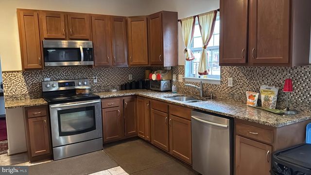 10102 ELLARD DR, Lanham, MD 20706