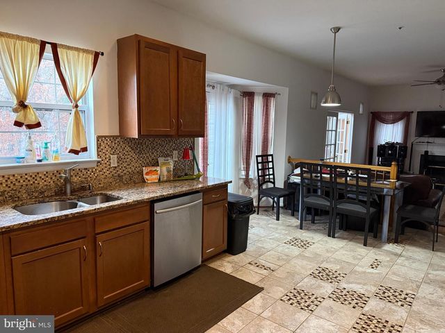 10102 ELLARD DR, Lanham, MD 20706