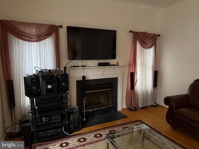 10102 ELLARD DR, Lanham, MD 20706