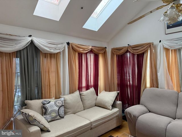 10102 ELLARD DR, Lanham, MD 20706