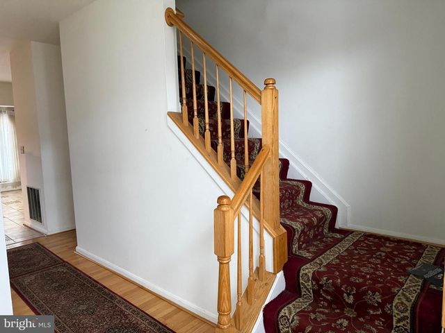 10102 ELLARD DR, Lanham, MD 20706