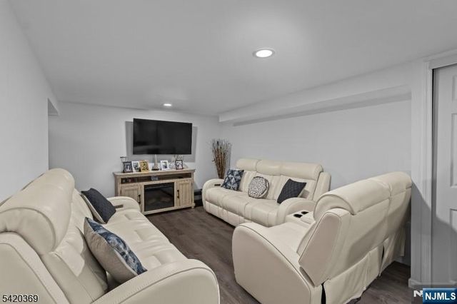 138 Merrill Road, Clifton, NJ 07012