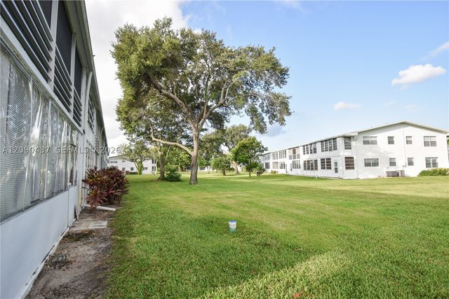 167 Oakridge L 167, Deerfield Beach, FL 33442