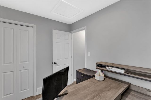 641 1st Ave, Ellwood City, PA 16117