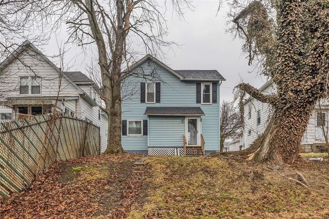 641 1st Ave, Ellwood City, PA 16117