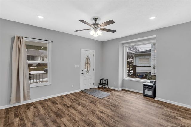 641 1st Ave, Ellwood City, PA 16117