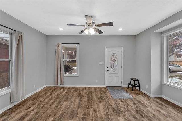 641 1st Ave, Ellwood City, PA 16117