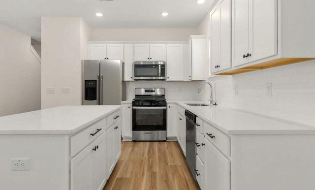 602 W 2nd North Street, Summerville, SC 29483