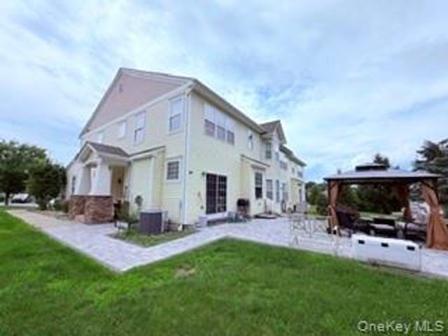 50 Cobblestone Lane, Middletown, NY 10940