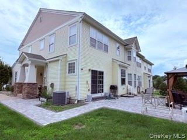 50 Cobblestone Lane, Middletown, NY 10940