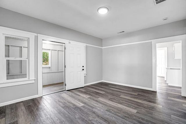 1303 N Calaveras Street, Fresno, CA 93728