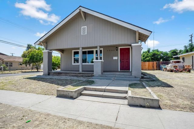 1303 N Calaveras Street, Fresno, CA 93728
