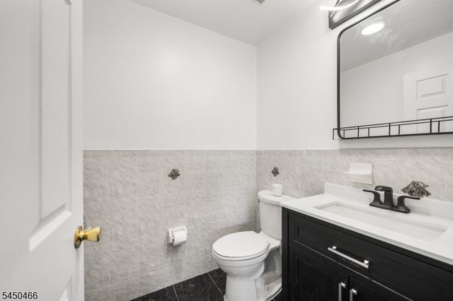 219 Broad St, Newark City, NJ 07104