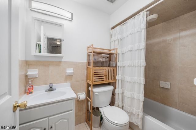 219 Broad St, Newark City, NJ 07104