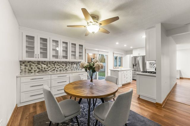 2355 Sunnydale Drive, Woodridge, IL 60517