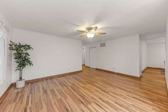 2355 Sunnydale Drive, Woodridge, IL 60517