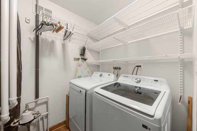 2355 Sunnydale Drive, Woodridge, IL 60517