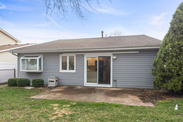 2355 Sunnydale Drive, Woodridge, IL 60517