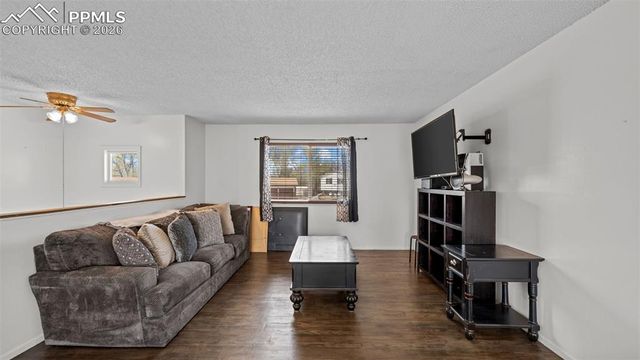 6813 Chesterfield Court, Colorado Springs, CO 80911