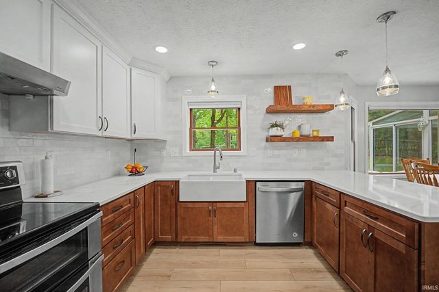 2886 Bentbrook Lane, West Lafayette, IN 47906
