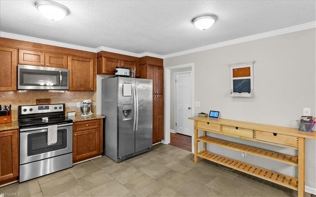 7191 Smokerise Lane, Kernersville, NC 27284