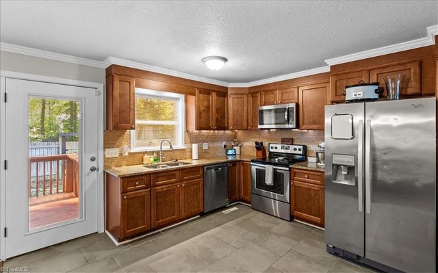 7191 Smokerise Lane, Kernersville, NC 27284