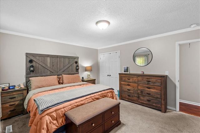 7191 Smokerise Lane, Kernersville, NC 27284