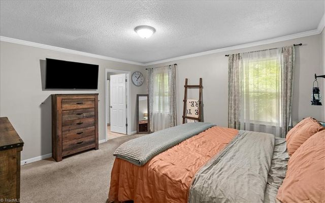 7191 Smokerise Lane, Kernersville, NC 27284