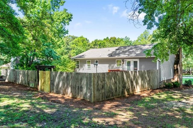 7191 Smokerise Lane, Kernersville, NC 27284