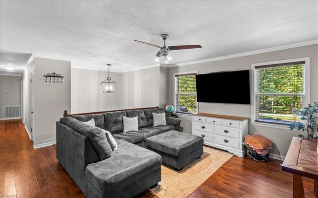 7191 Smokerise Lane, Kernersville, NC 27284