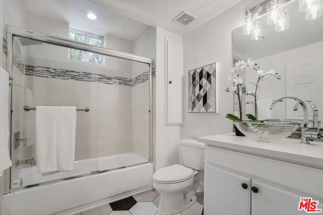 12963 Runway Road 121, Los Angeles, CA 90094