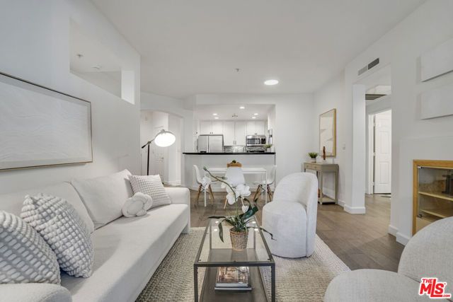 12963 Runway Road 121, Los Angeles, CA 90094