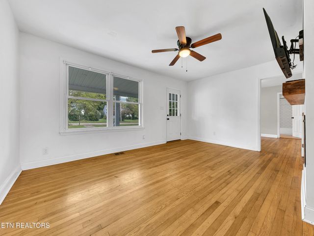 900 Banks Ave, Knoxville, TN 37917