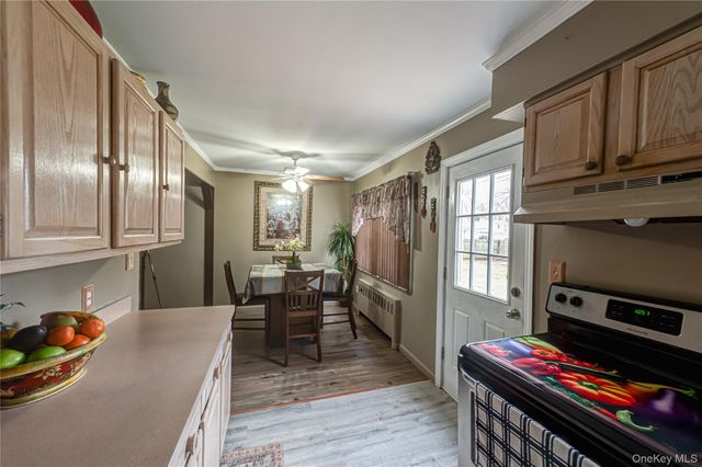 10 Sinclair Drive, Greenlawn, NY 11740