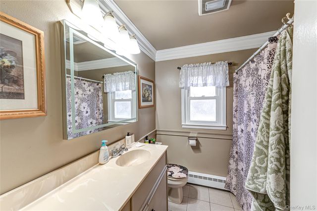 10 Sinclair Drive, Greenlawn, NY 11740