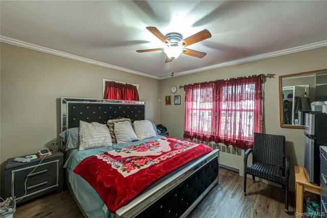 10 Sinclair Drive, Greenlawn, NY 11740