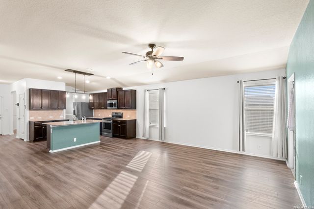 14061 Shivers Cv, San Antonio, TX 78254